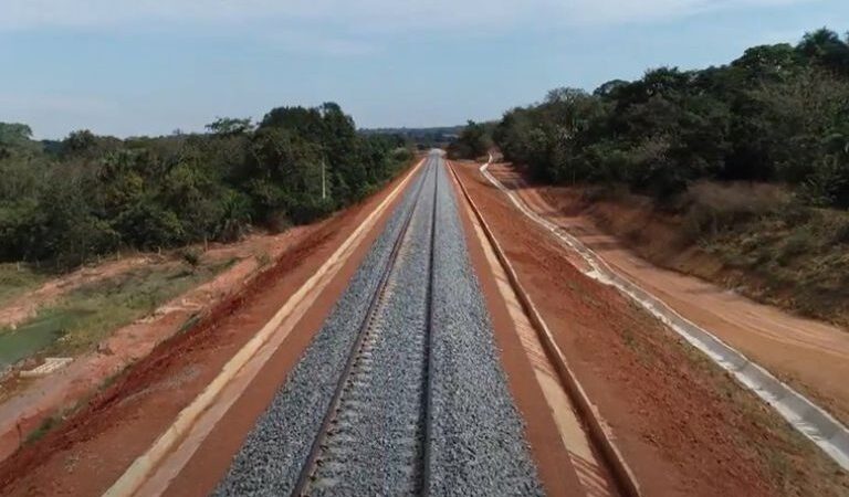 Presidente inaugura Ferrovia Norte-Sul, que impulsiona desenvolvimento do interior